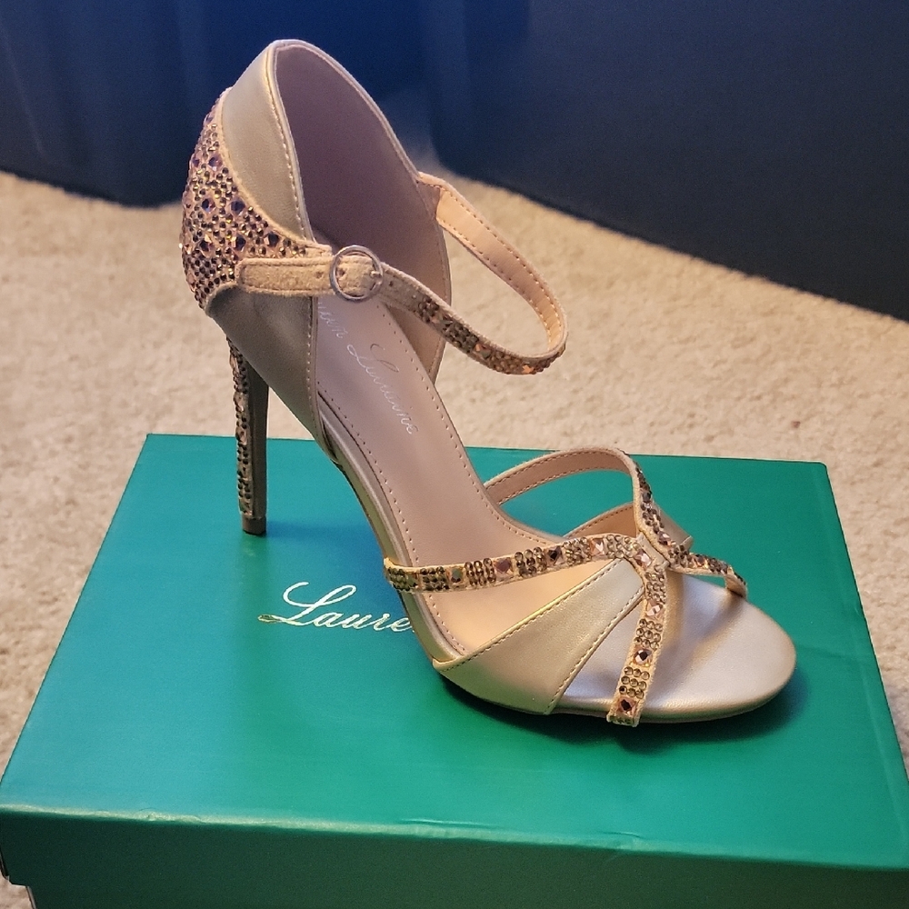 Lauren Lorraine Gold Strappy Heels 6
